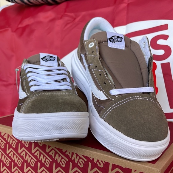 Vans Old Skool Over
Walnut
VNOA7Q5E1NU
WMNS platforms - sneakers - Picture 11 of 16